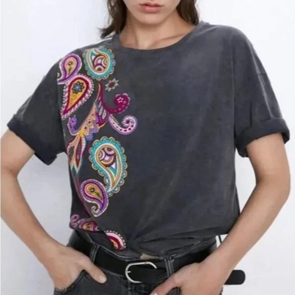 Zara Paisley Gray Grunge Short Sleeve T-shirt